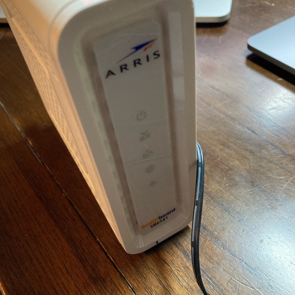 Arris SURFboard Cable Modem SB6141